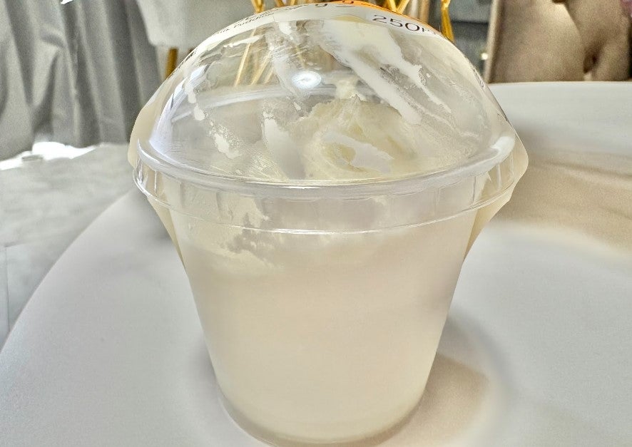 セブンイレブンホイップクリームのミルクプリン
